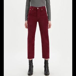 Levi’s Wedgie straight size 28 burgundy